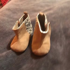 Tan/cheetah print baby booties